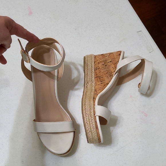 White wedge sandals with ankle strap size 9 - Picture 1 of 10